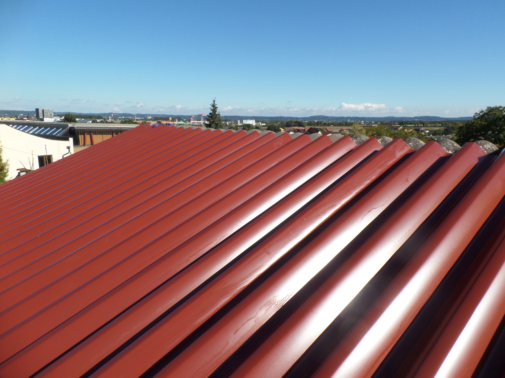 Saniertes Dach mit Aluminiumprofil