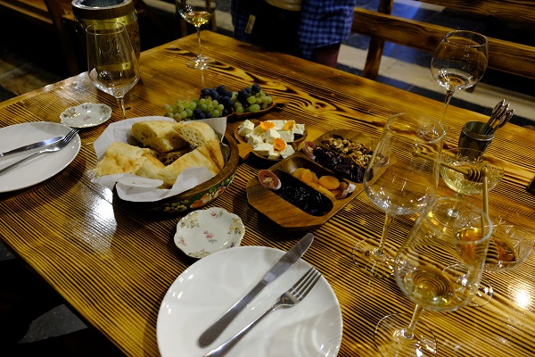 Dagustation in Weinkellerei Merebashvili's Marani