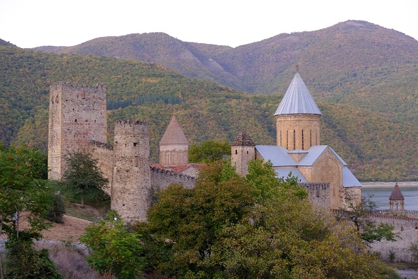 Ananuri – Festung mit Kloster 