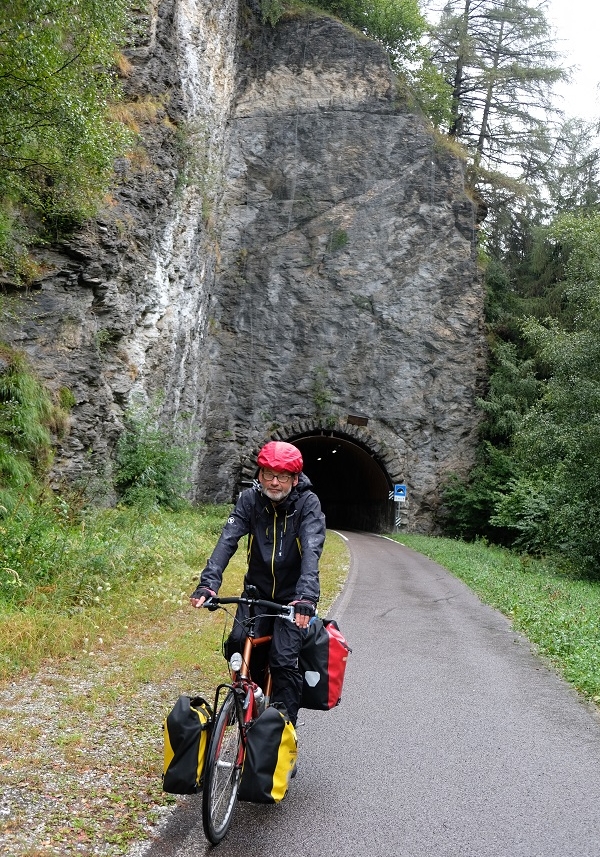 Brenner-Radweg entlang eines alten Eisenbahntrasses