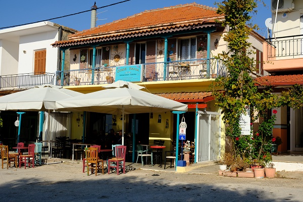Bar in Loutsa