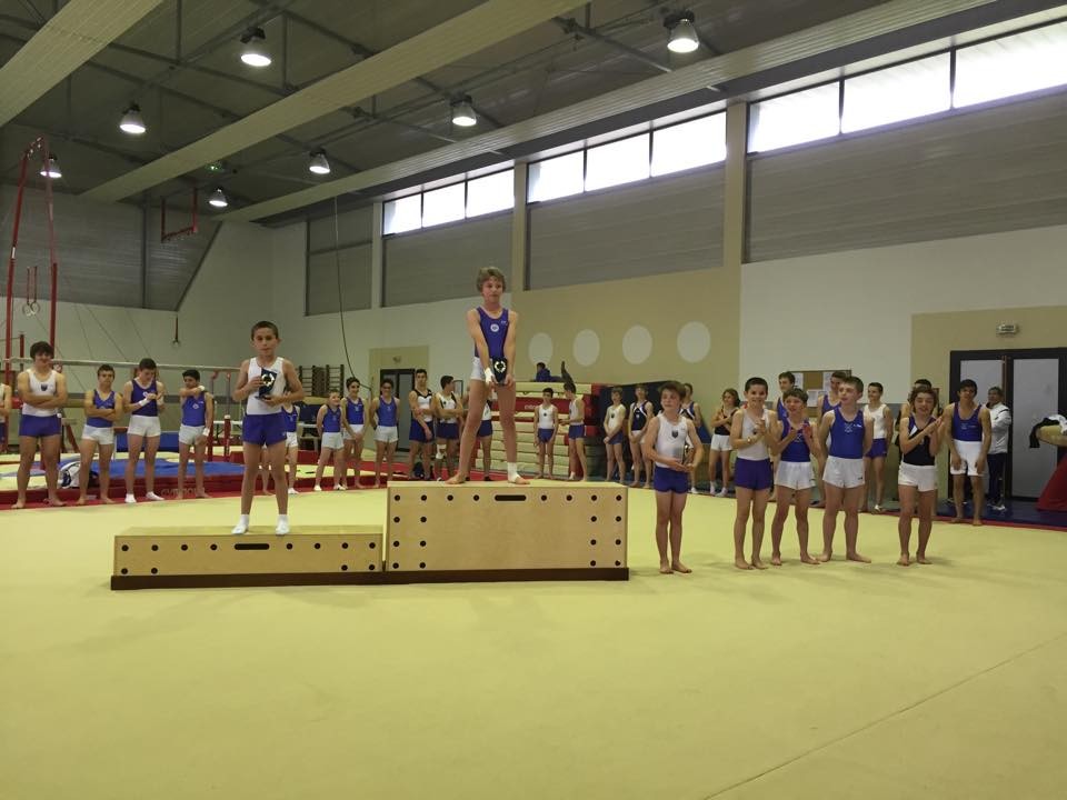 Podium Poussins: 1er Bastian Sorio, UG St Paul Lès Dax, 2ème Hugo Degos Jeanne d'Arc de Dax, 3ème Paul Piau Jeanne d'Arc de Dax