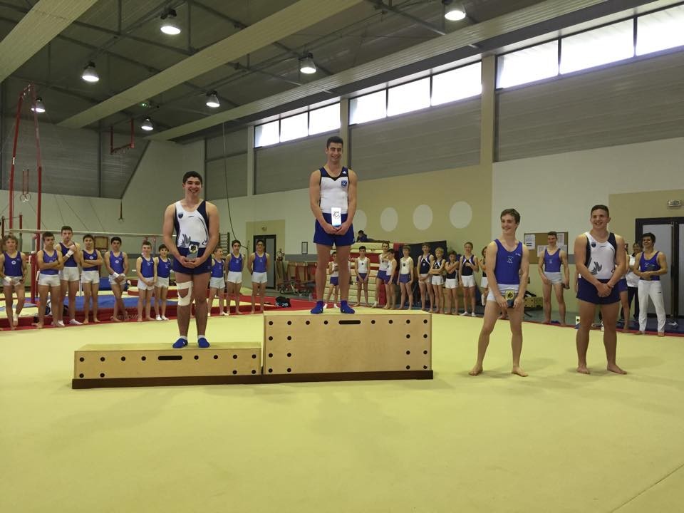 Podium Junior Fédéral: 1er Vnicent Bachelet Croisé de Bayonne, 2ème Grégory Deloi Jeanne d'Arc de DAX, 3ème Pierre Lebeau Croisés de Bayonne