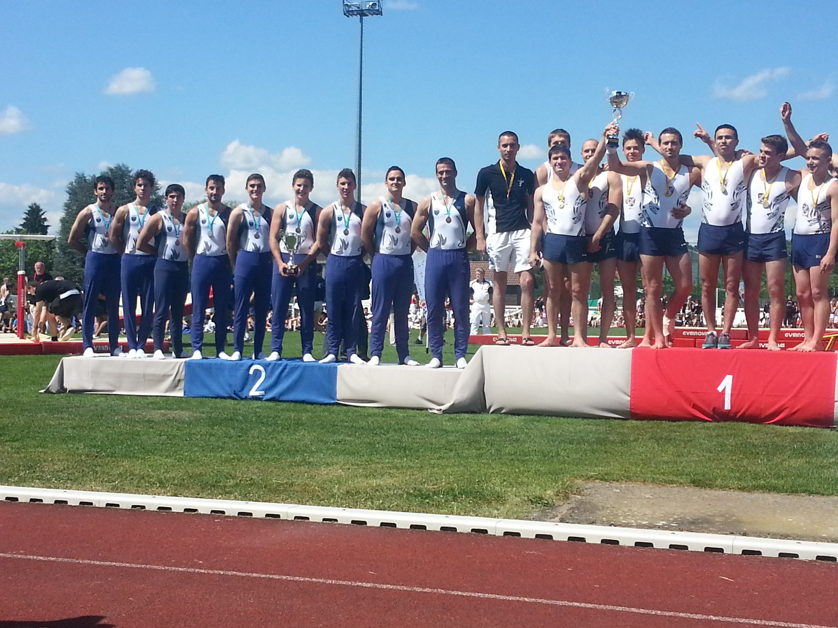 Podium équipe Adultes F2: 2ème Jeanne d'Arc de Dax