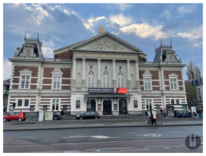 ここはアムステルダム・コンセルトヘボウ管弦楽団の拠点、コンセルトヘボウホール。