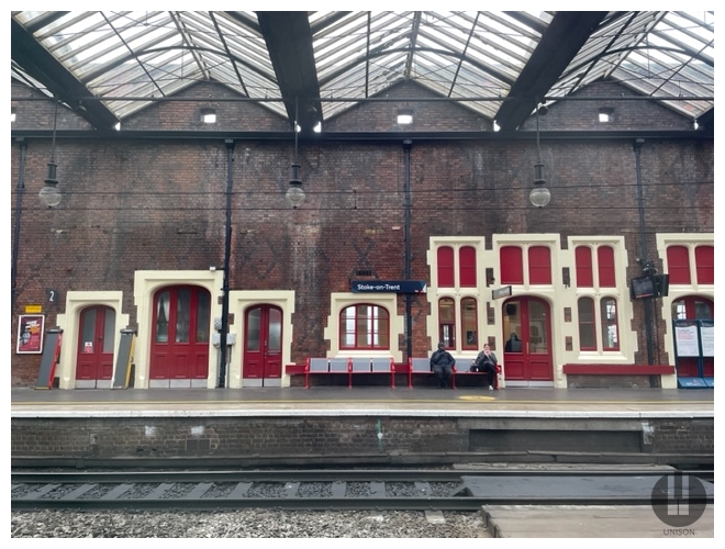 又鉄道で3時間半、ロンドン市内ユーストン駅に戻って来ました。今日は市内見物。