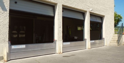 Equipement de 3 entrées de garages avec des batardeaux amovibles tout en aluminium