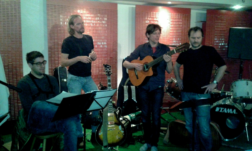 Börns, Lucas, Hermann und Stefan proben den "Konjunktiv"