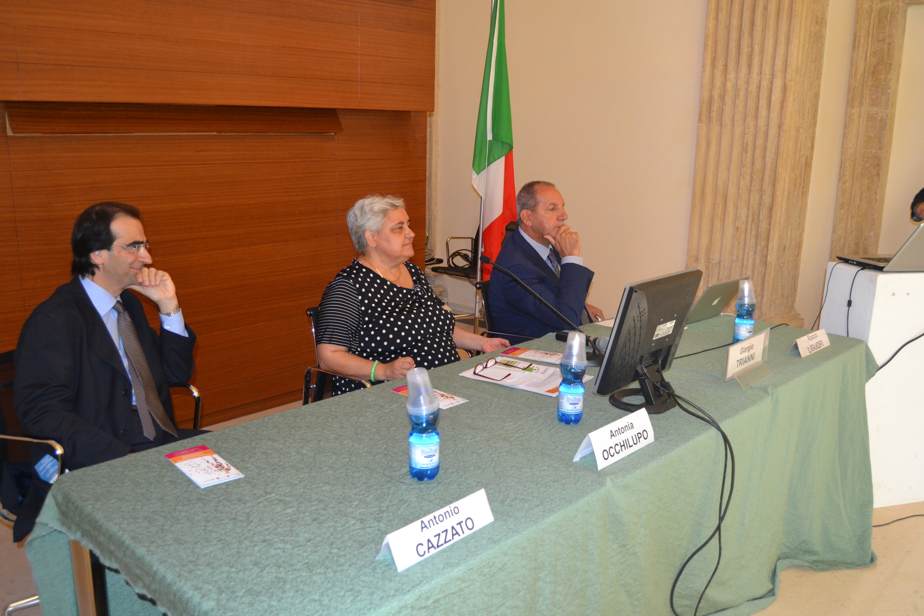 Apertura dei lavori: Dr. Antonio Cazzato e Dr.ssa Antonia Occhilupo (Comitato scientifico), Dr. Giorgio Trianni (moderatore)