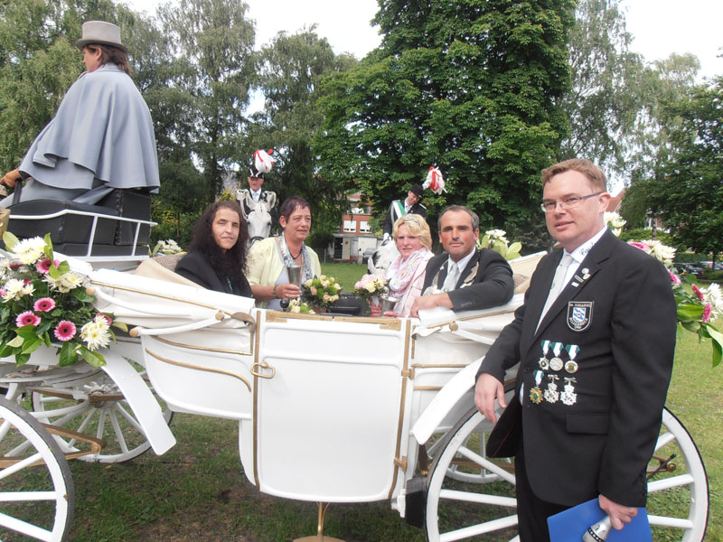 König 2013: Guido Wirtz, Königin: Anja Wirtz, Ehrendamen: Bianca Schulten und Beatrix Kalkowski