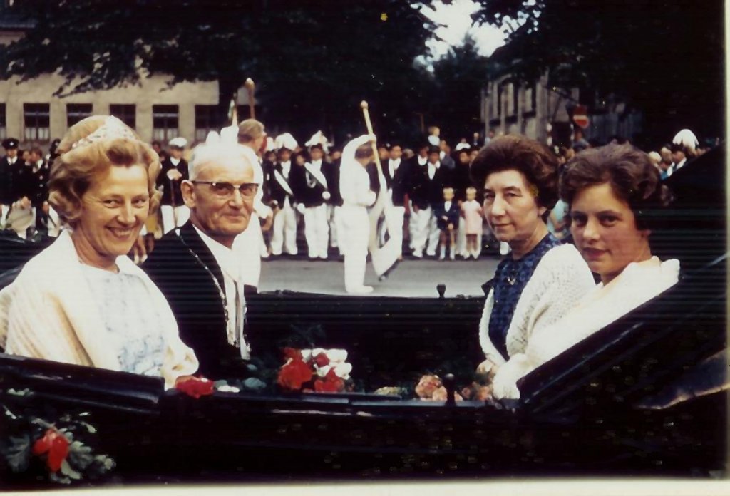 König 1969: Paul Koebrügge, Königin: Maria Surmund, Ehrendamen: Maria Klaphake und Ursula Messing