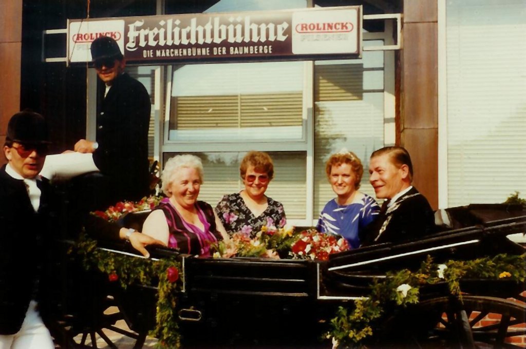 König 1983: Herbert Reichert, Königin: Hedwig Milkis, Ehrendamen: Margret Berling und Helga Jahnke