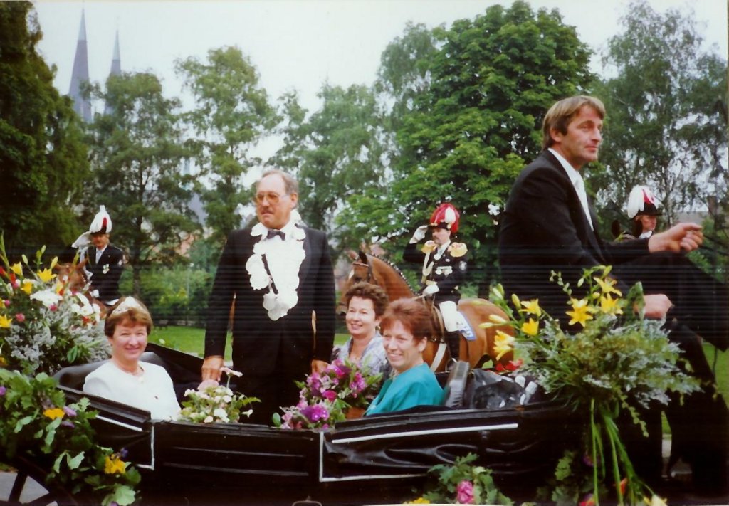 König 1993: Günter Meuter, Königin: Wilma Hamburger, Ehrendamen: Eva-Maria Meuter und Hildegard Marx