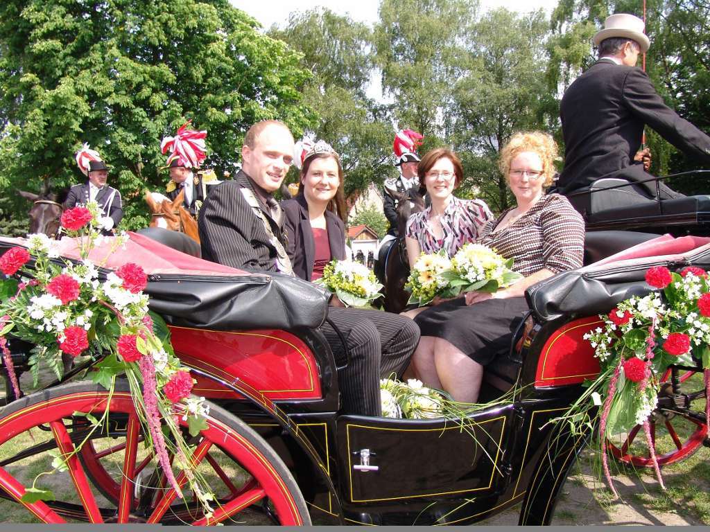 König 2008: Dennis Rampe, Königin: Anja Janowski, Ehrendamen: Andrea Leifeld und Sandra Terbone