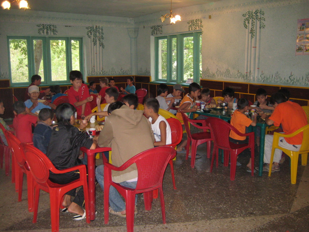 The children also ate in their groups with their group leaders.