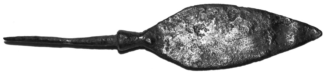 Leafblade arrowhead with oval lancet-shaped form 8th–14th century