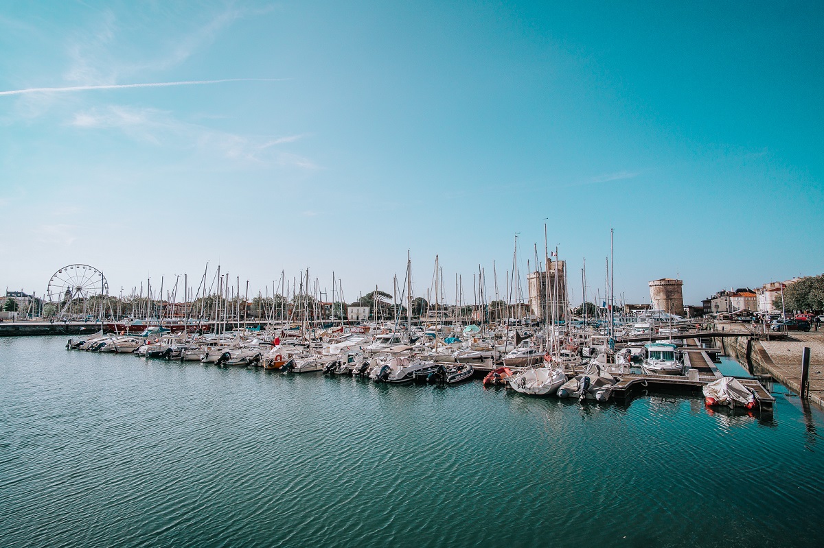 Frankreich Rundreise entlang der wilden Atlantikküste - plane deinen Roadtrip mit meinem Frankreich Tipps und Tricks für La Rochelle, Bordeaux, Dune du Pilat und Bayonne. Entdecke bei deiner Rundreise durch Frankreich Metropolen, Dünen und schöne Strände.