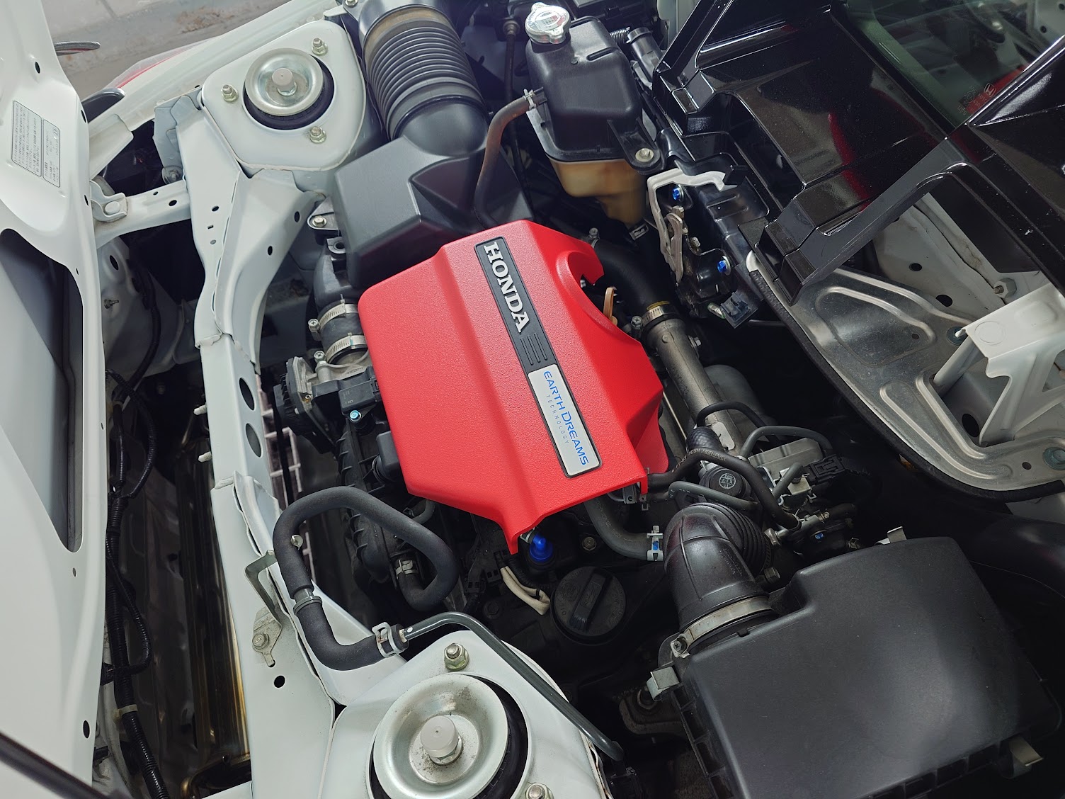 S660エンジンカバー塗装
