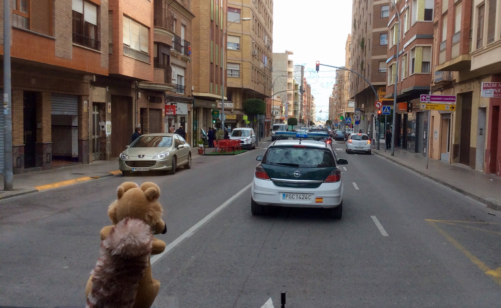 In Onda: Die Guardia Civil fährt voraus; na ja, besser als hinterher 😆