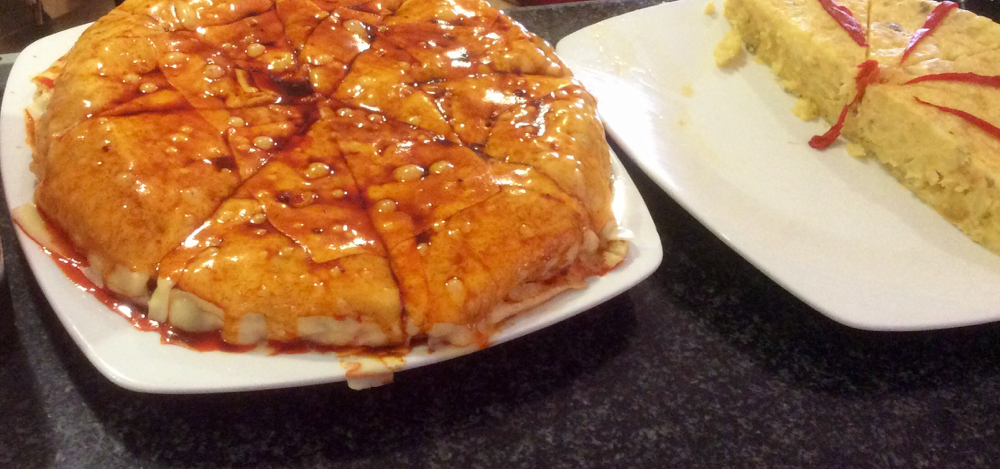 Das ist kein Kuchen  mit Karamelsoße - das ist eine Tortilla aus dem Pais Vasco (Baskenland)