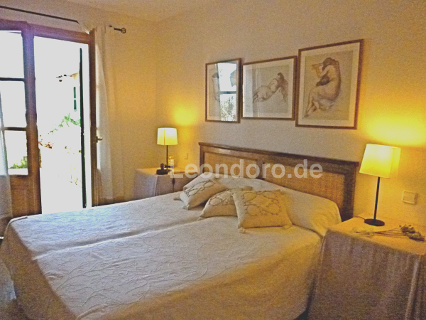 Schlafzimmer 1