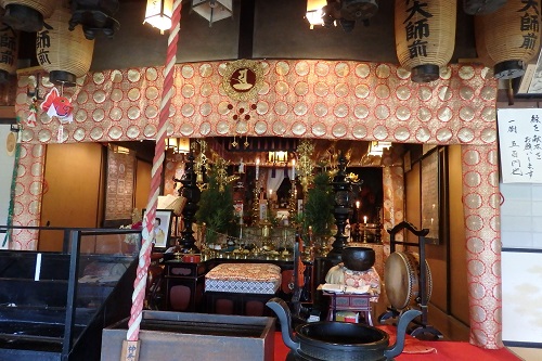 大師山寺さんの祭壇