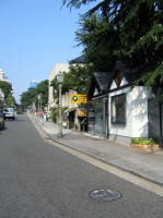 ｻｰﾋﾞｽｼｮｯﾄ！2003年建築学会近畿支部が選ぶ「関西の好ましい街並み」画像は第2位神戸北野町。因みに第1位は神戸旧外国人居留地。3位京都西陣、4位奈良奈良町。