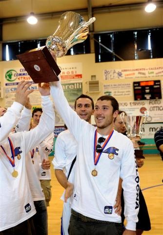 Si chiude cosi' la stagione con un grande slam 4su 4!!  Ecco Fabrizio Benetti con la coppa