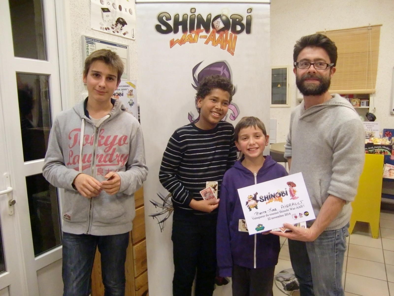 les trois finalistes et le gagnant du tournoi