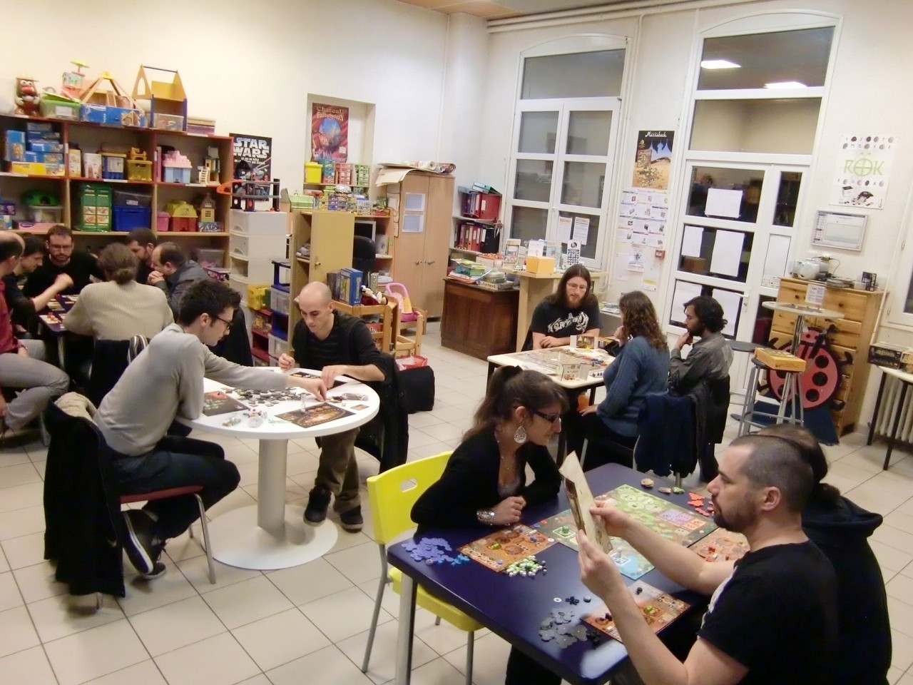 une quinzaine de joueurs répartis sur 4 tables : Fresco, Myrmes, Galaxy Trucker et Augustus