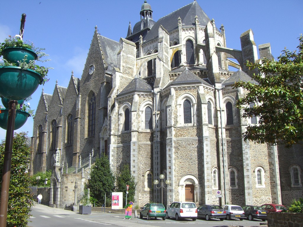 Basilique Notre Dame des Miracles (Mayenne)