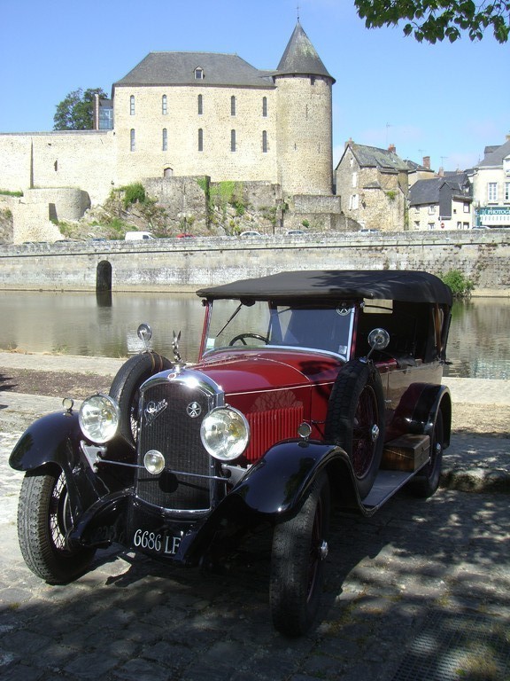 Parking près de la Mayenne