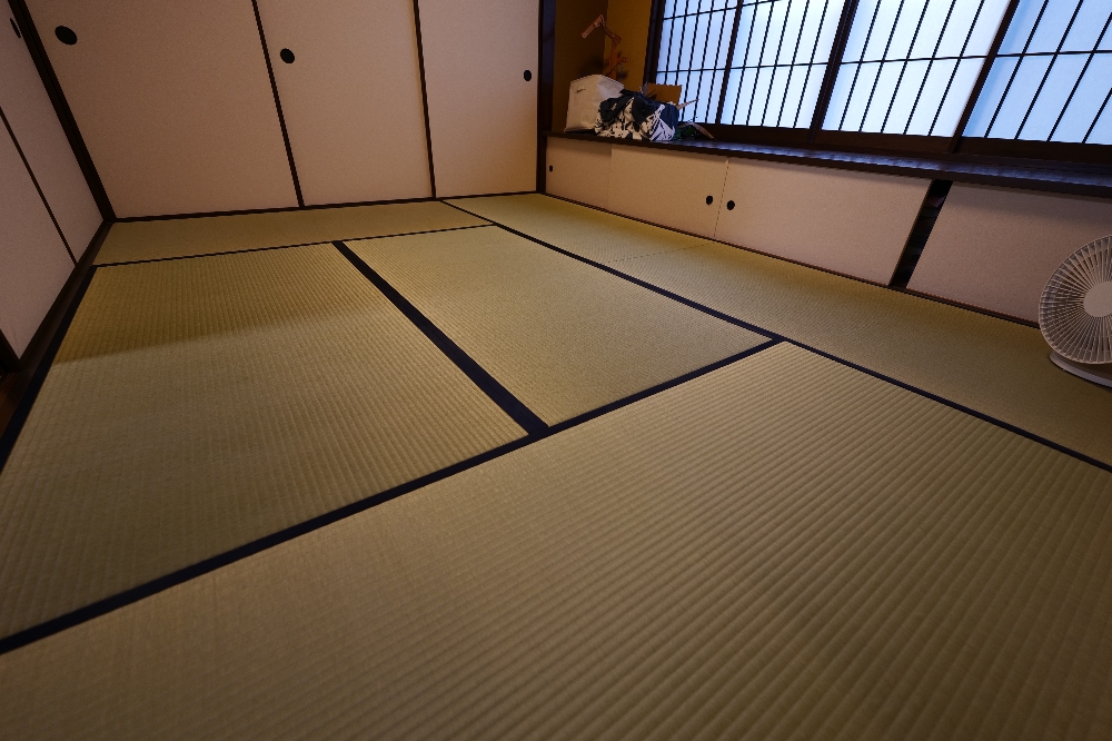 熊本産表を使用して、6畳間の表替えをしました。