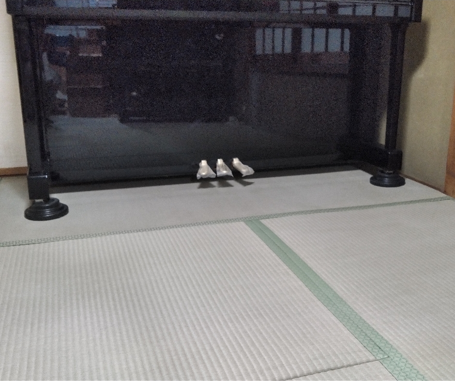 ピアノの移動をして、畳替えをしました。