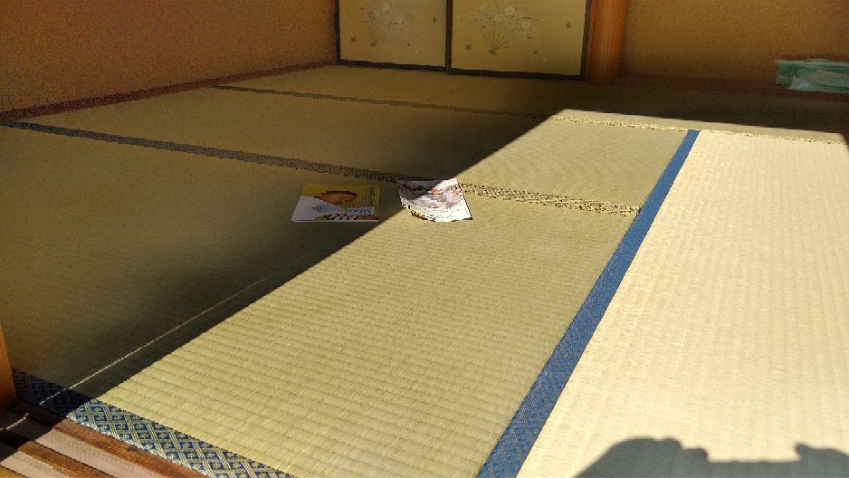 建材床と熊本産表を使用して、新畳を納品しました。