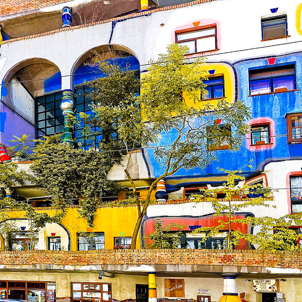 Vienna - unusual place to visit - Hundertwasser House 