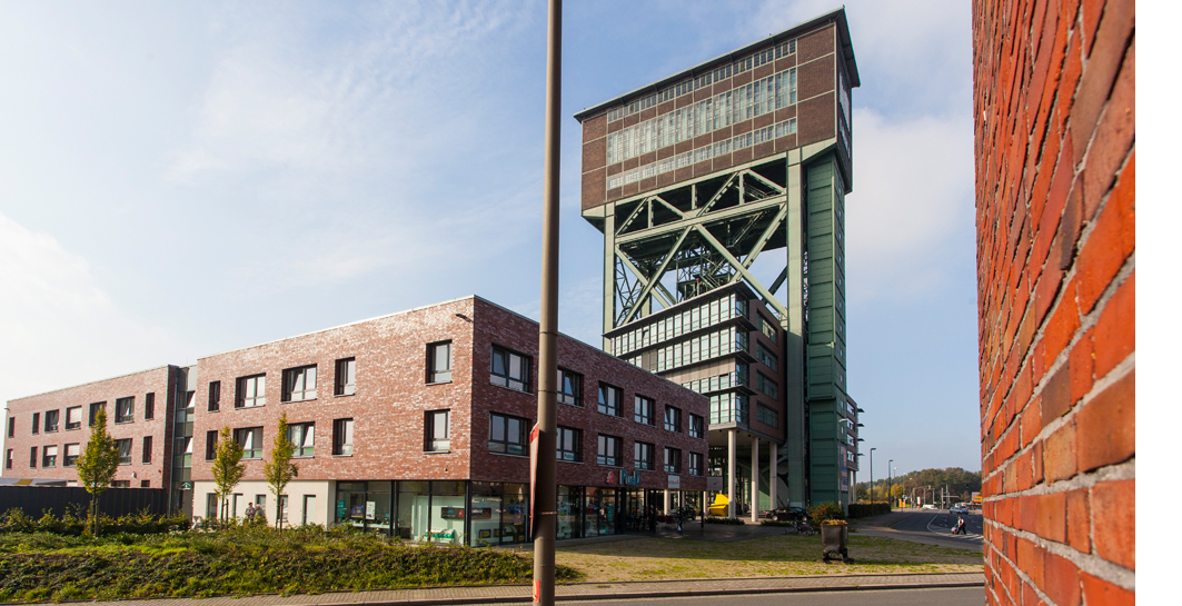 Das im Jahr 2011 eröffnete Gesundheitszentrum PueD in Dortmund-Eving liegt auf dem Gelände der ehemaligen Zeche Minister Stein. Im  Jahr 1987 wurde hier die letzte Kohle gefördert.