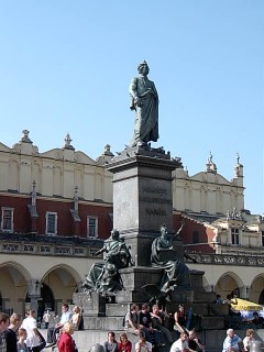 Adam-Mickiewicz-Denkmal auf dem Hauptmarkt