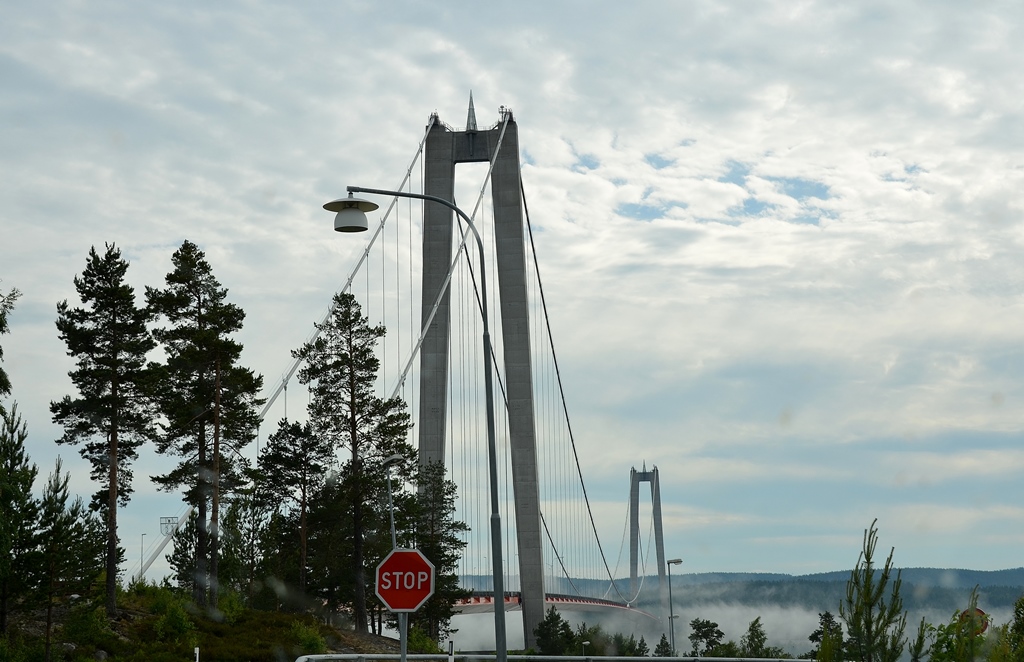 Cool! Was für eine Brücke