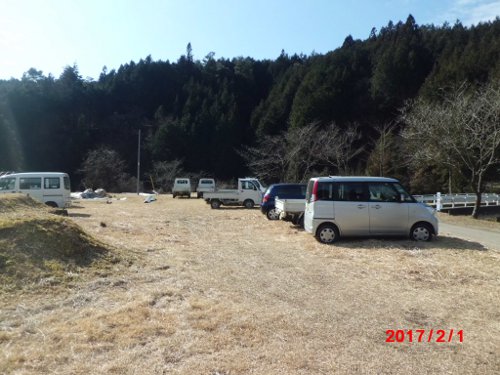 何時もの軽トラ集合ですね・・みんな軽トラです (笑)