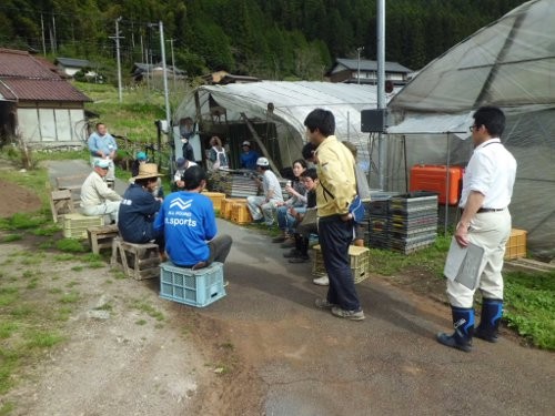 ４月の上矢作トマト組合の定例会の様子・・