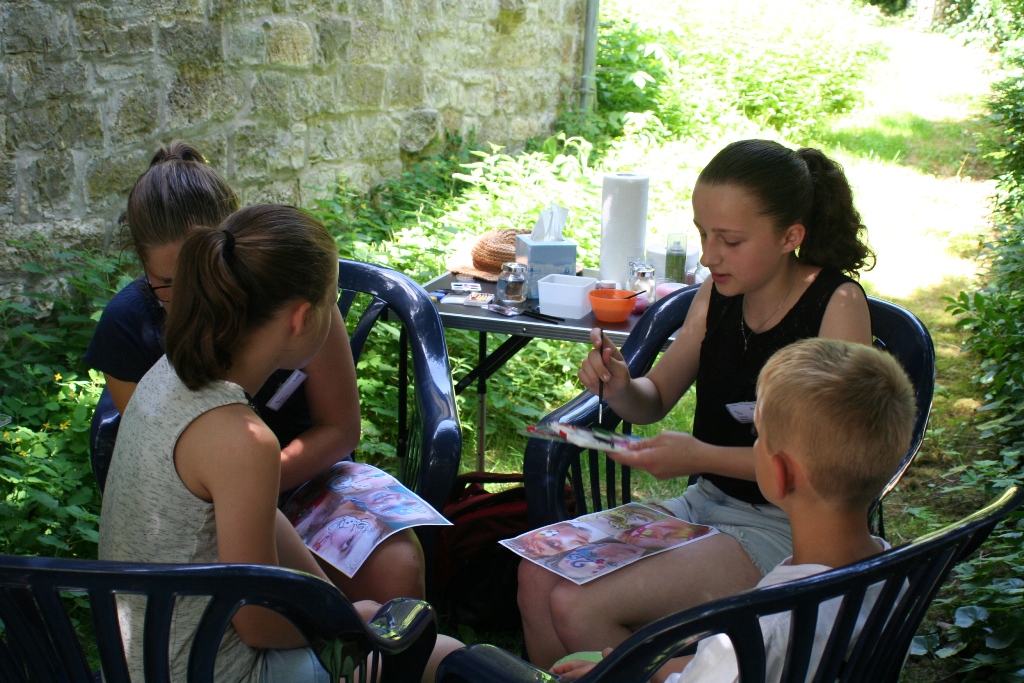 Das Kinderschminken war sehr gefragt bei den Kindern.