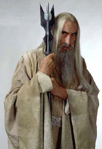 Leider nicht mehr dabei: Aus Altersgründen verstorben (Christopher Lee). Wegen charakterlicher Defizite verstorben (Saruman).