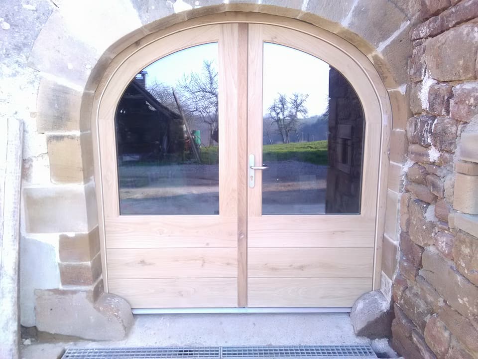 fabrication et pose de porte et fenetre bois isolante sur mesure correze 