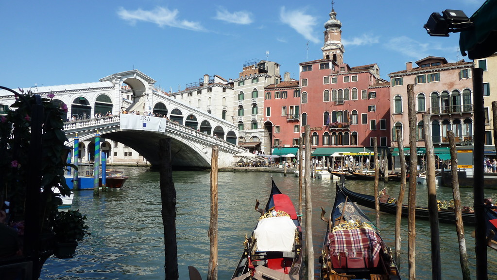 Blick zur Rialto Brücke