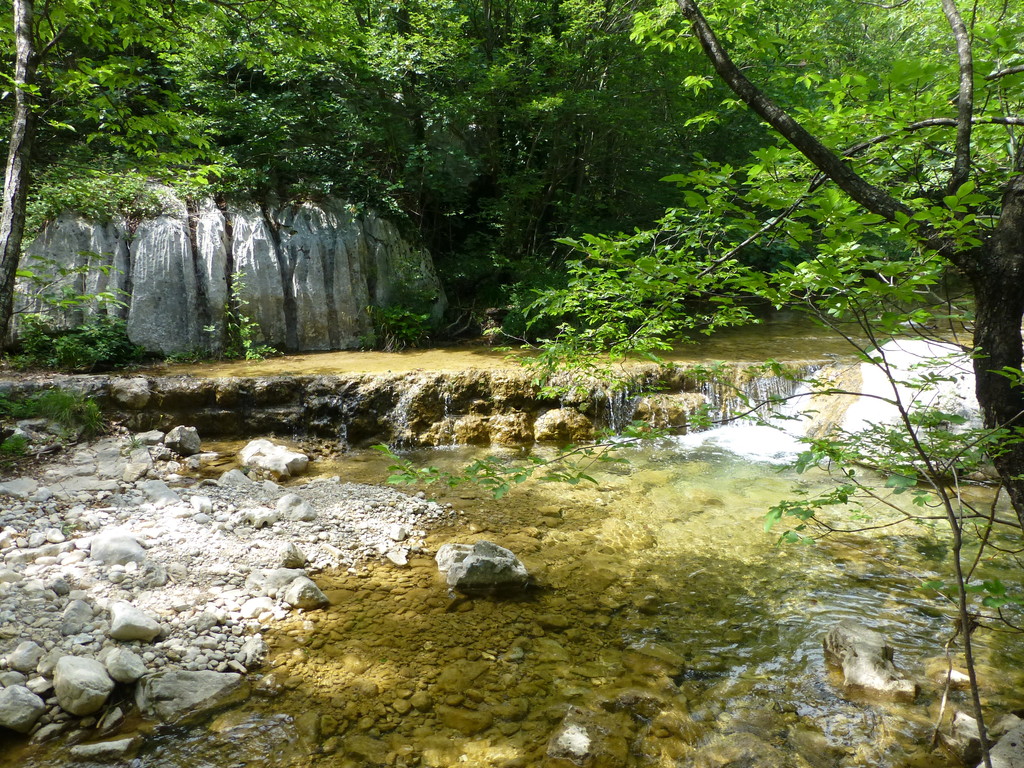 weit in der Schlucht