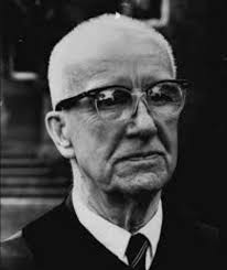 Richard Buckminster Fuller (1895-1983) architecte, designer, inventeur, écrivain et futuriste américain.