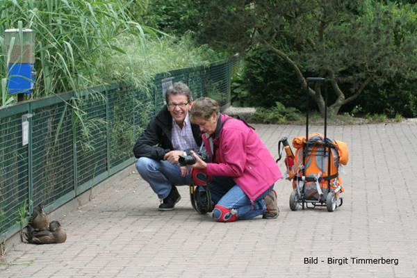 VHS Twistringen Workshop / Vogelpark Walsrode Juni 2014 - Linda gibt Unterricht