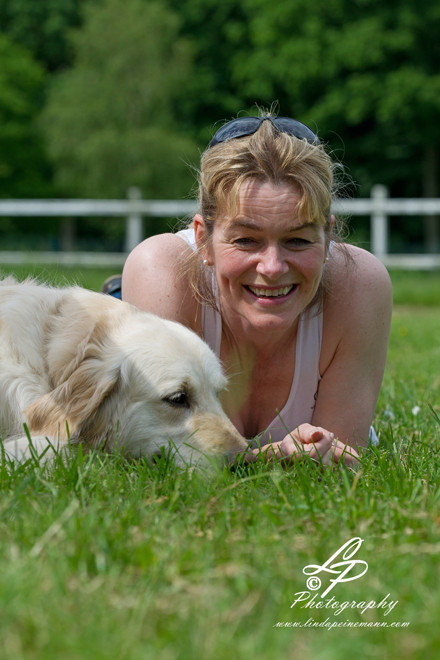 Hunde & Pferdefotografie für Anfänger/innen - Pferdemuseum Verden Mai 2014 - "Dagmar mit Hund"