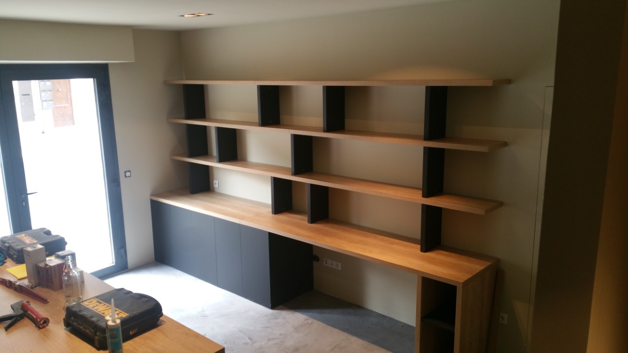 Bureau étagères 